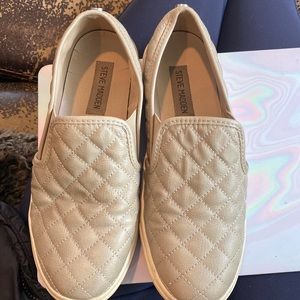 Taupe colored quilted leather Steve Maddens. Size 7